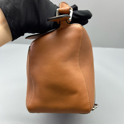 Loewe Medium Puzzle Grained Calfskin Tan Loewe Medium Puzzle Grained Calfskin Tan