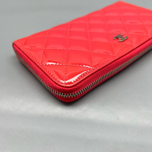 Chanel Quilted Continental Wallet Patent Calfskin Red