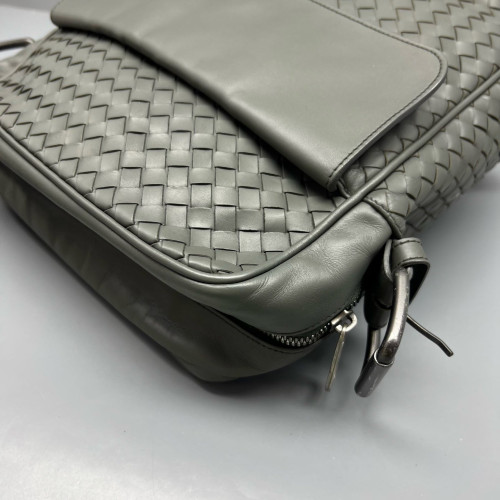 Bottega Veneta Messenger Lambskin Intrecciato Nappa Dark Grey Bottega Veneta Messenger Lambskin Intrecciato Nappa Dark Grey
