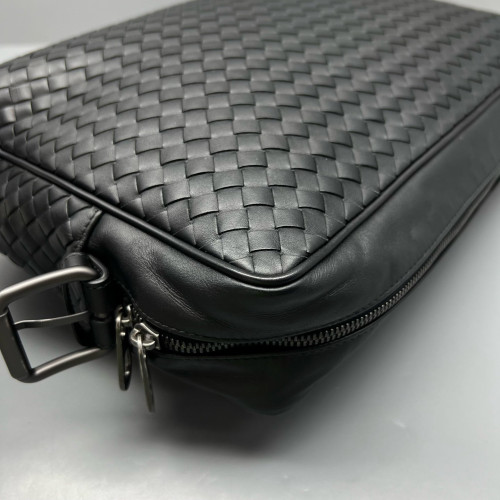 Bottega Veneta Messenger Lambskin Intrecciato Nappa Black