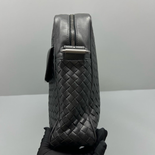 Bottega Veneta Messenger Lambskin Intrecciato Nappa Black