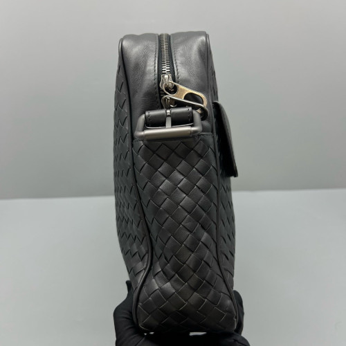 Bottega Veneta Messenger Lambskin Intrecciato Nappa Black