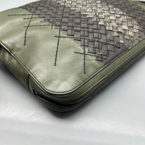 Bottega Veneta Clutch Nappa Lambskin Intrecciato Nappa Green Black Beige