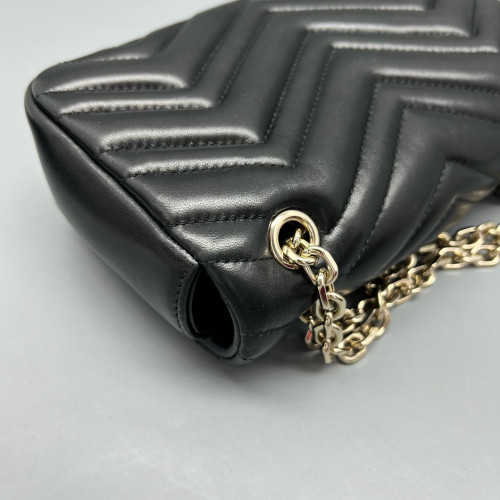 Gucci Chevron Mini GG Marmont Calfskin Black Gucci Chevron Mini GG Marmont Calfskin Black