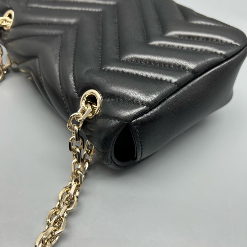 Gucci Chevron Mini GG Marmont Calfskin Black Gucci Chevron Mini GG Marmont Calfskin Black