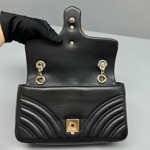 Gucci Chevron Mini GG Marmont Calfskin Black Gucci Chevron Mini GG Marmont Calfskin Black