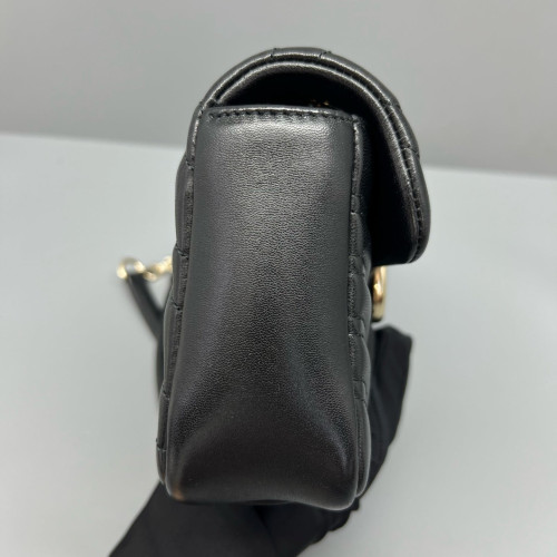 Gucci Chevron Mini GG Marmont Calfskin Black Gucci Chevron Mini GG Marmont Calfskin Black
