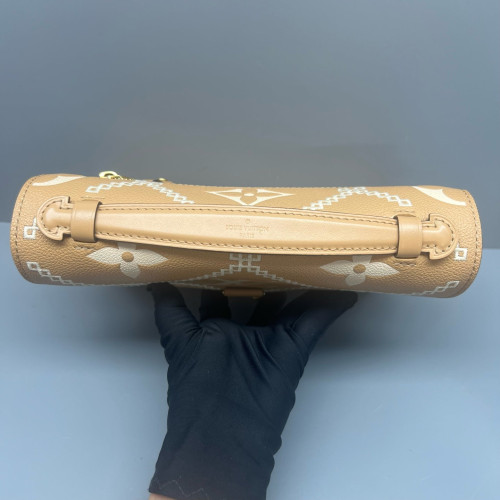 Louis Vuitton Pochette Metis Monogram Empreinte Giant Natural Tan