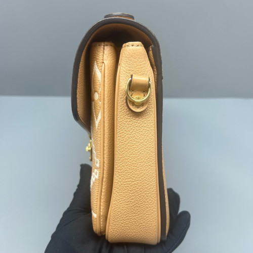 Louis Vuitton Pochette Metis Monogram Empreinte Giant Natural Tan