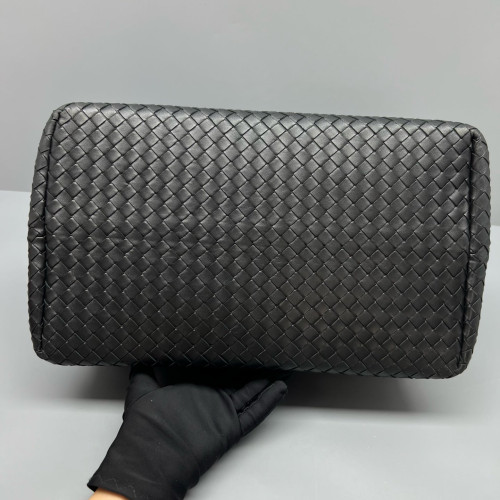 Bottega Veneta Handbag Calfskin Intrecciato Black
