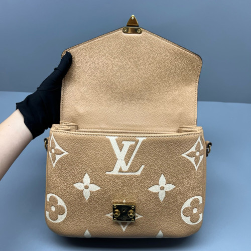 Louis Vuitton Pochette Metis Monogram Empreinte Giant Natural Tan Louis Vuitton Pochette Metis Monogram Empreinte Giant Natural Tan