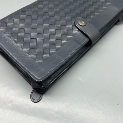 Bottega Veneta Clutch Calfskin Intrecciato Navy Blue