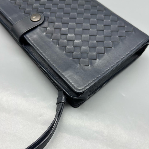 Bottega Veneta Clutch Calfskin Intrecciato Navy Blue