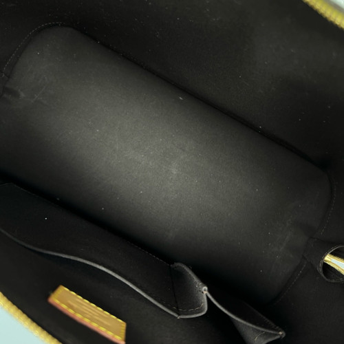 Louis Vuitton Alma GM Vernis Amarante Louis Vuitton Alma GM Vernis Amarante