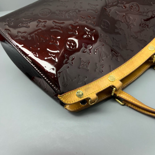 Louis Vuitton Brea MM Vernis Amarante