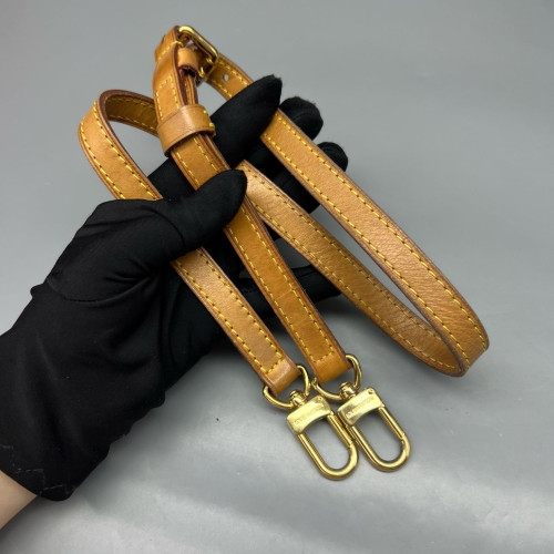 Louis Vuitton Brea MM Vernis Amarante