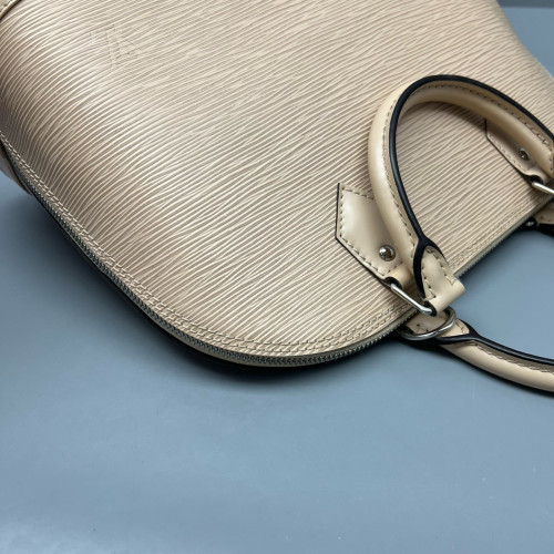 Louis Vuitton Alma PM Epi Nude Pink