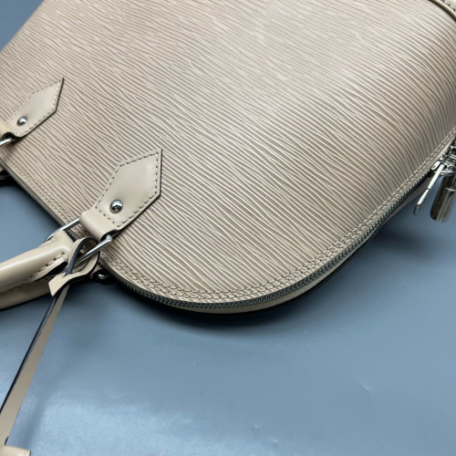 Louis Vuitton Alma PM Epi Nude Pink