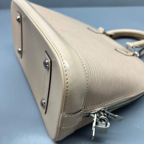Louis Vuitton Alma PM Epi Nude Pink