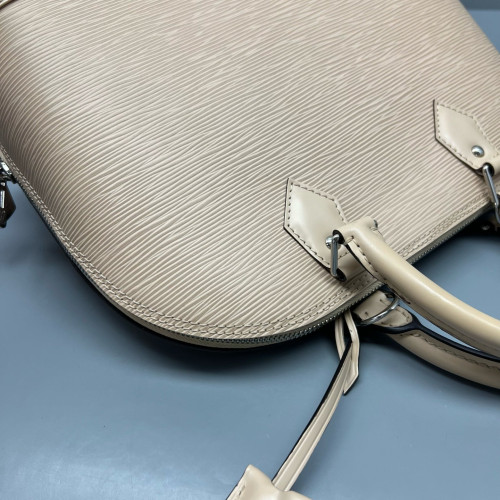 Louis Vuitton Alma PM Epi Nude Pink