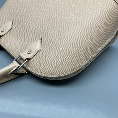 Louis Vuitton Alma PM Epi Nude Pink