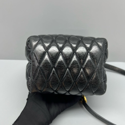 Miu Miu Bucket Pull Up Leather Black
