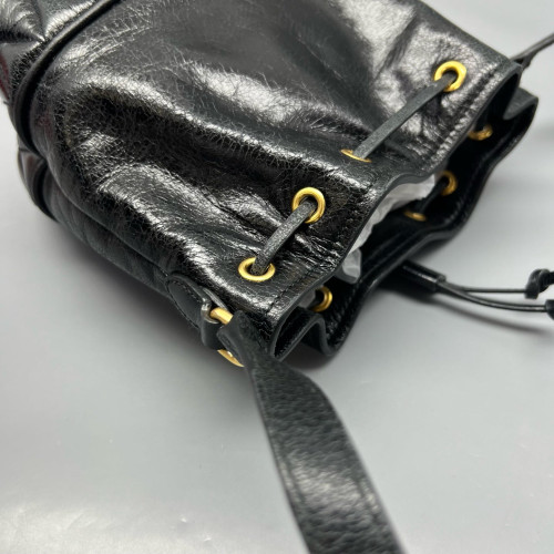 Miu Miu Bucket Pull Up Leather Black