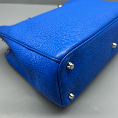 Dior Medium Diorissimo Tote Grained Calfskin Blue