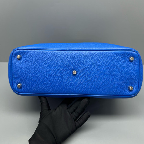 Dior Medium Diorissimo Tote Grained Calfskin Blue