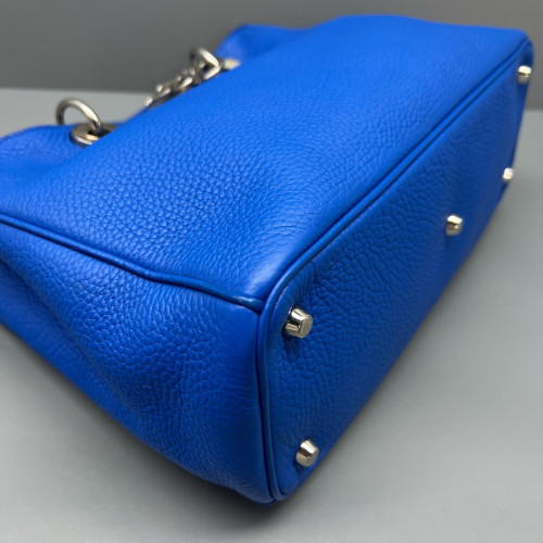 Dior Medium Diorissimo Tote Grained Calfskin Blue