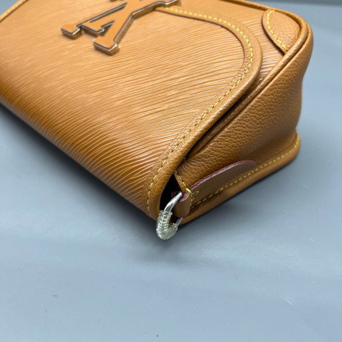 Louis Vuitton Buci Shoulder Bag Epi Tan