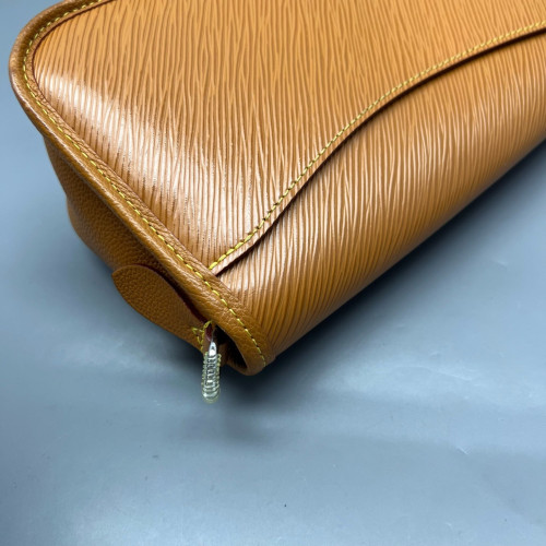 Louis Vuitton Buci Shoulder Bag Epi Tan