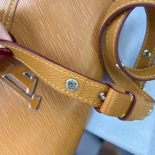Louis Vuitton Buci Shoulder Bag Epi Tan