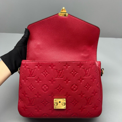 Louis Vuitton Pochette Metis Monogram Empreinte Red