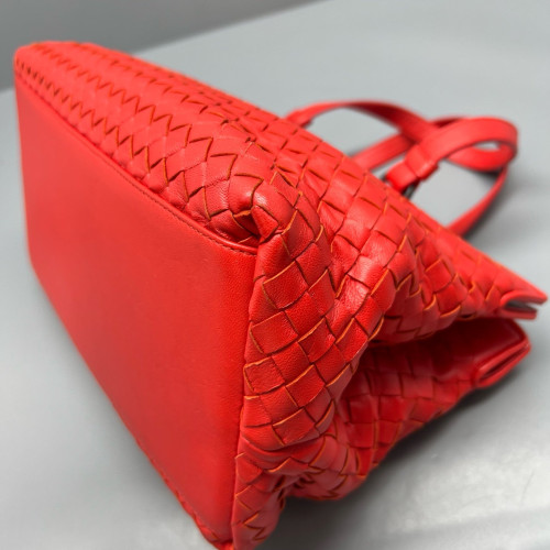 Bottega Veneta Tote Bag Lambskin Intrecciato Nappa Nappa Red