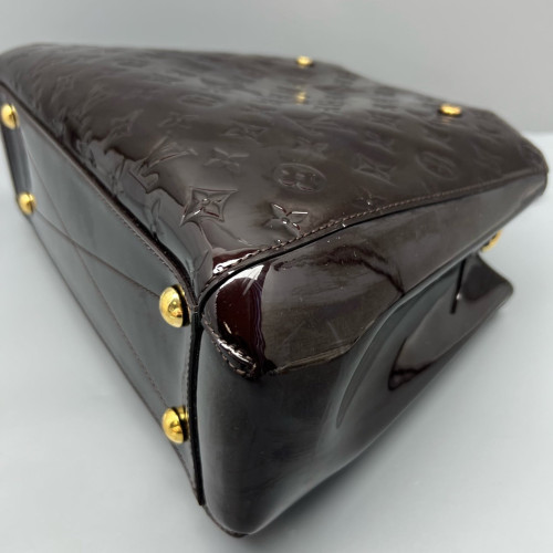 Louis Vuitton Montaigne MM Vernis Amarante