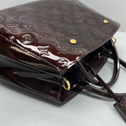 Louis Vuitton Montaigne MM Vernis Amarante