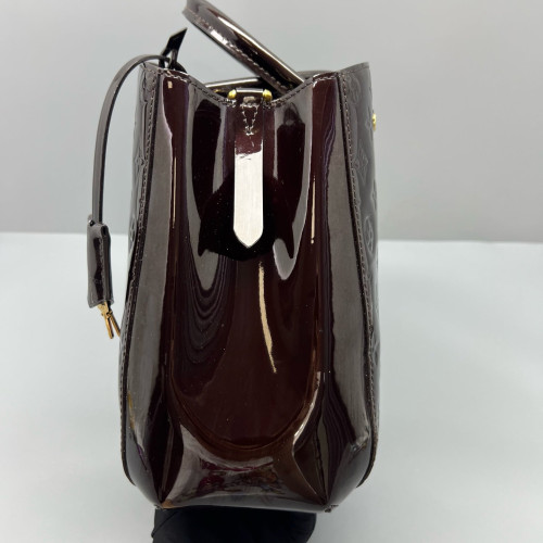 Louis Vuitton Montaigne MM Vernis Amarante