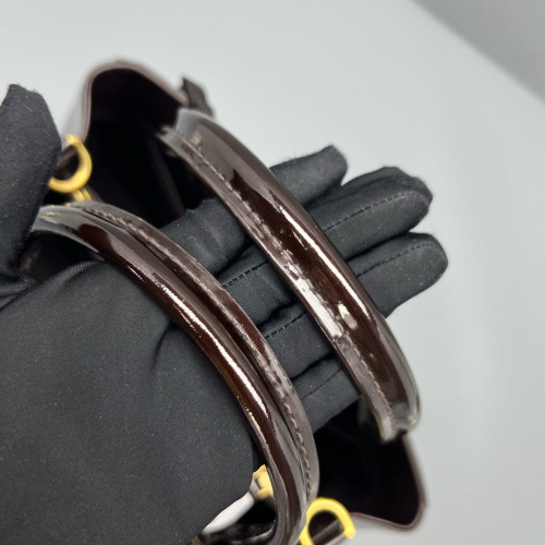 Louis Vuitton Montaigne MM Vernis Amarante