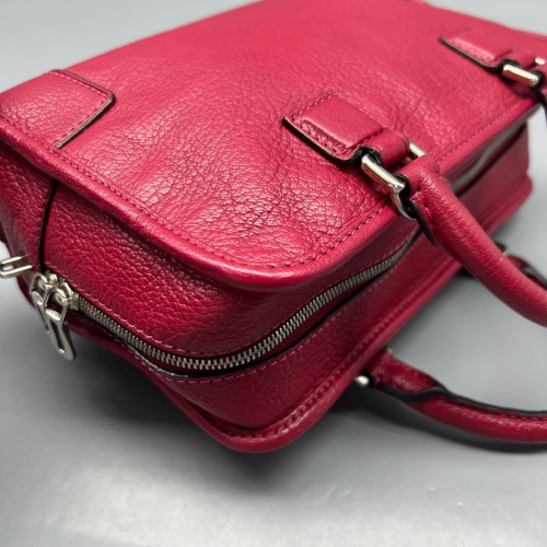 Loewe Amazona 23 Calfskin Fuchsia