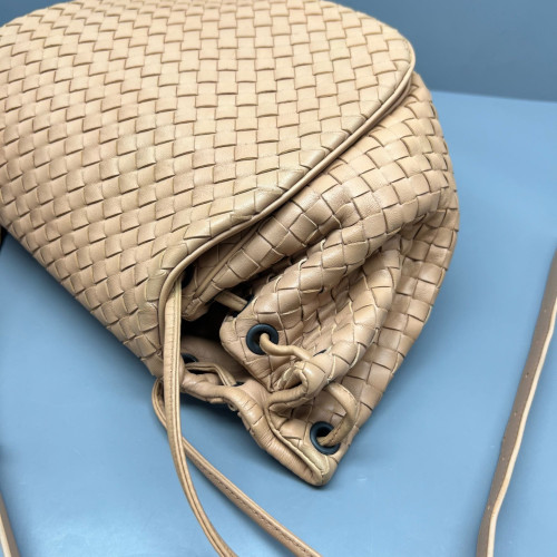 Bottega Veneta Crossbody Bag Lambskin Intrecciato Nappa Light Tan