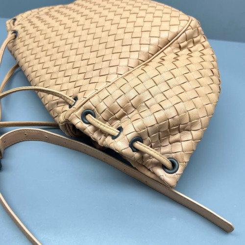 Bottega Veneta Crossbody Bag Lambskin Intrecciato Nappa Light Tan