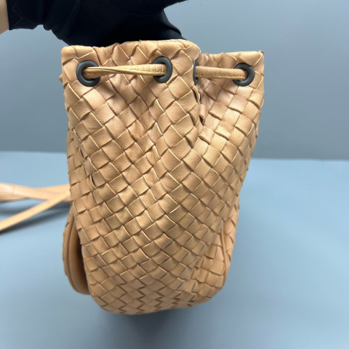 Bottega Veneta Crossbody Bag Lambskin Intrecciato Nappa Light Tan