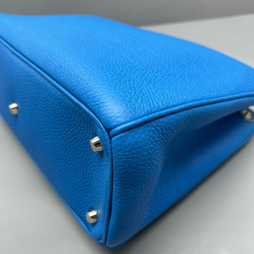Dior Medium Diorissimo Tote Grained Calfskin Blue Red Dior Medium Diorissimo Tote Grained Calfskin Blue Red