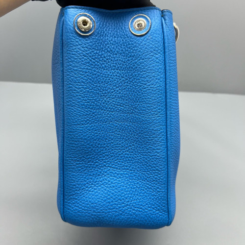 Dior Medium Diorissimo Tote Grained Calfskin Blue Red Dior Medium Diorissimo Tote Grained Calfskin Blue Red