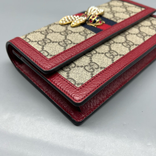 Gucci Queen Margaret Chain Wallet GG Supreme Monogram Beige Red Blue