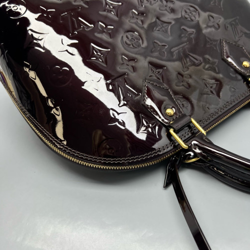 Louis Vuitton Alma PM Vernis Amarante
