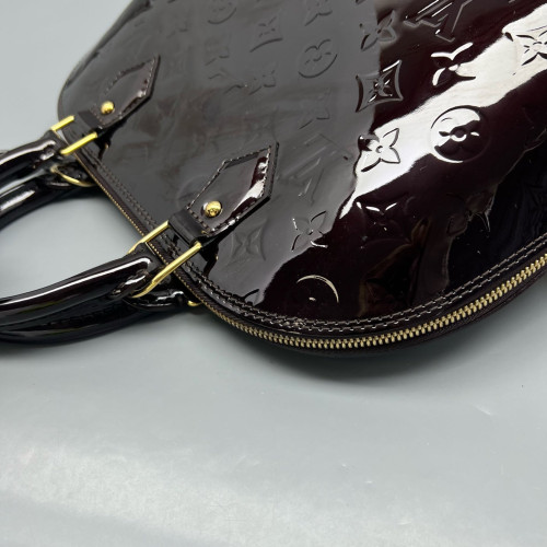 Louis Vuitton Alma PM Vernis Amarante