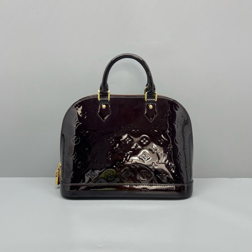 Louis Vuitton Alma PM Vernis Amarante