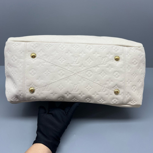 Louis Vuitton Artsy MM Monogram Empreinte White